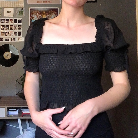 [SOLD] NWOT Dynamite Puff Sleeve Blouse - Picture 4 of 5